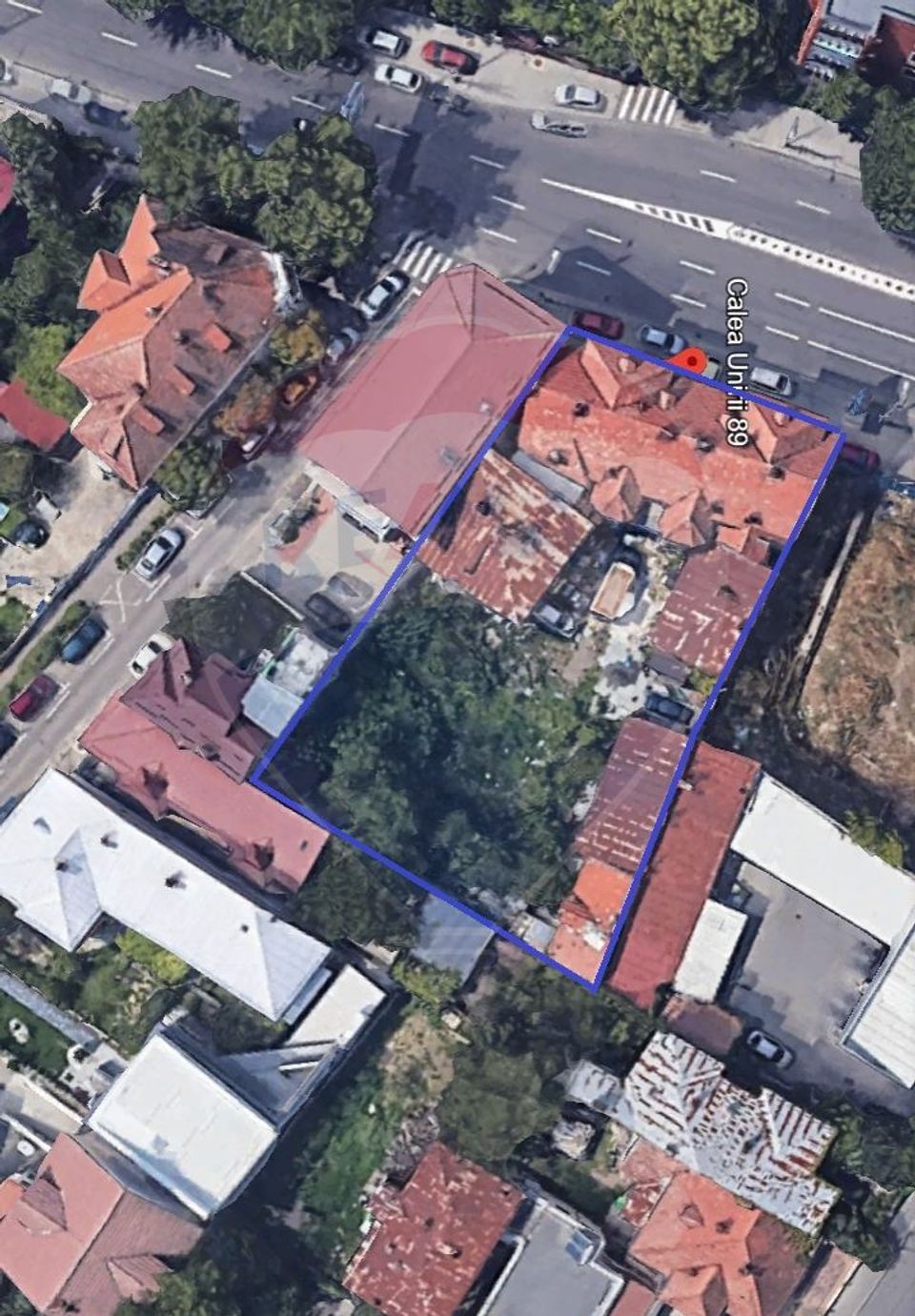 Casă / Vilă cu 10 camere de vânzare în zona 1 Mai