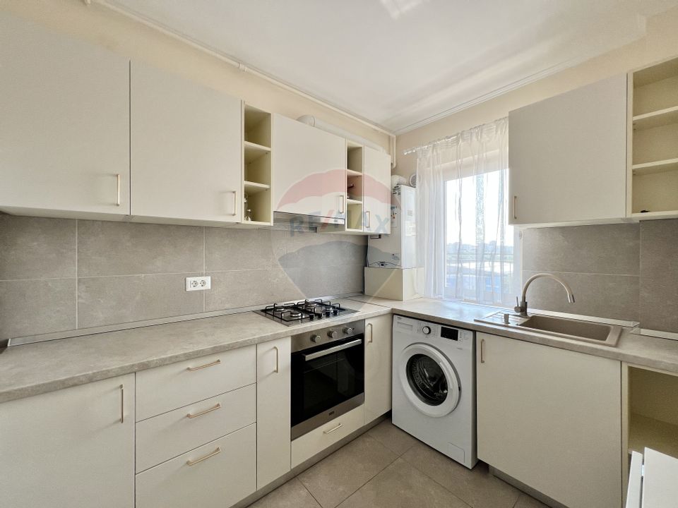 3 camere decomandat, bloc nou. Terasă 8.8 mp  Mobilat & loc de parcare