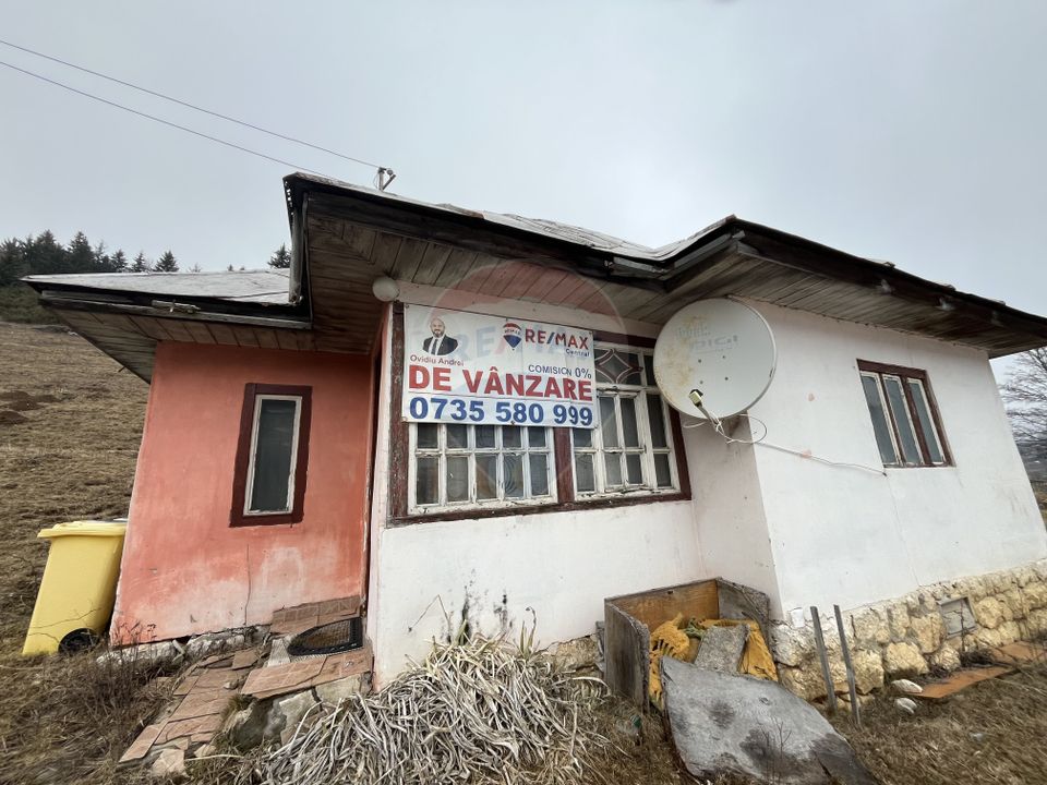 Casă + Teren Intravilan Fundata | Vedere Panoramică | Apă, curent