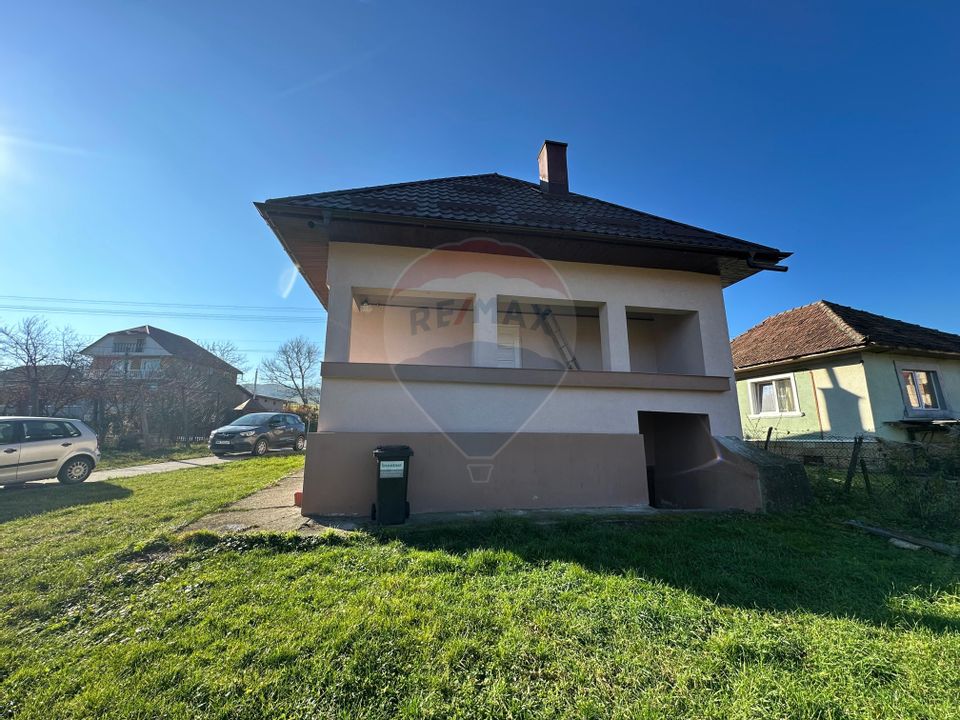 DE VANZARE- GOSPODARIE cu 95 arii teren