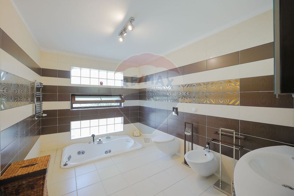 Vilă mediteraneană premium cu piscină, de vânzare, zona Dealuri Oradea