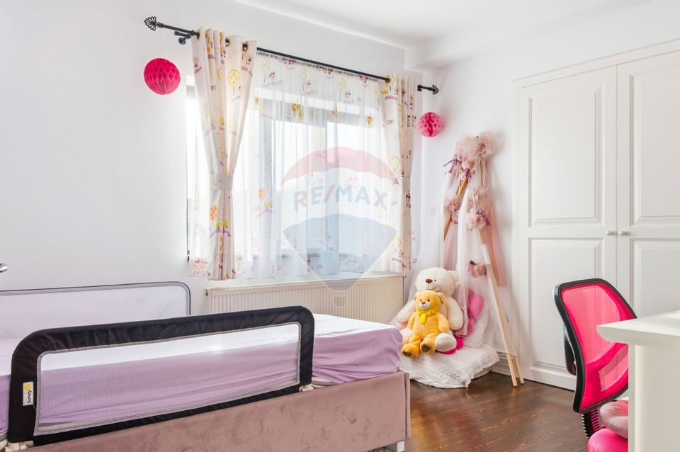 Casă/Vilă de Vânzare cu 5 camere,  Teren 757mp - Iasi - Hlincea