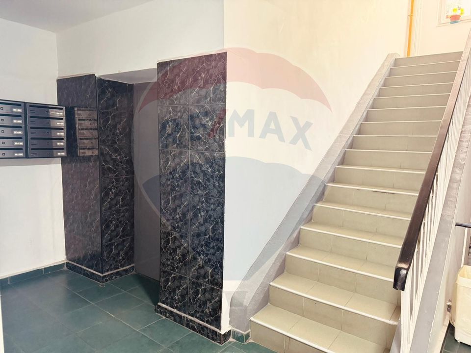 Garsoniera de inchiriat, Stefan cel Mare