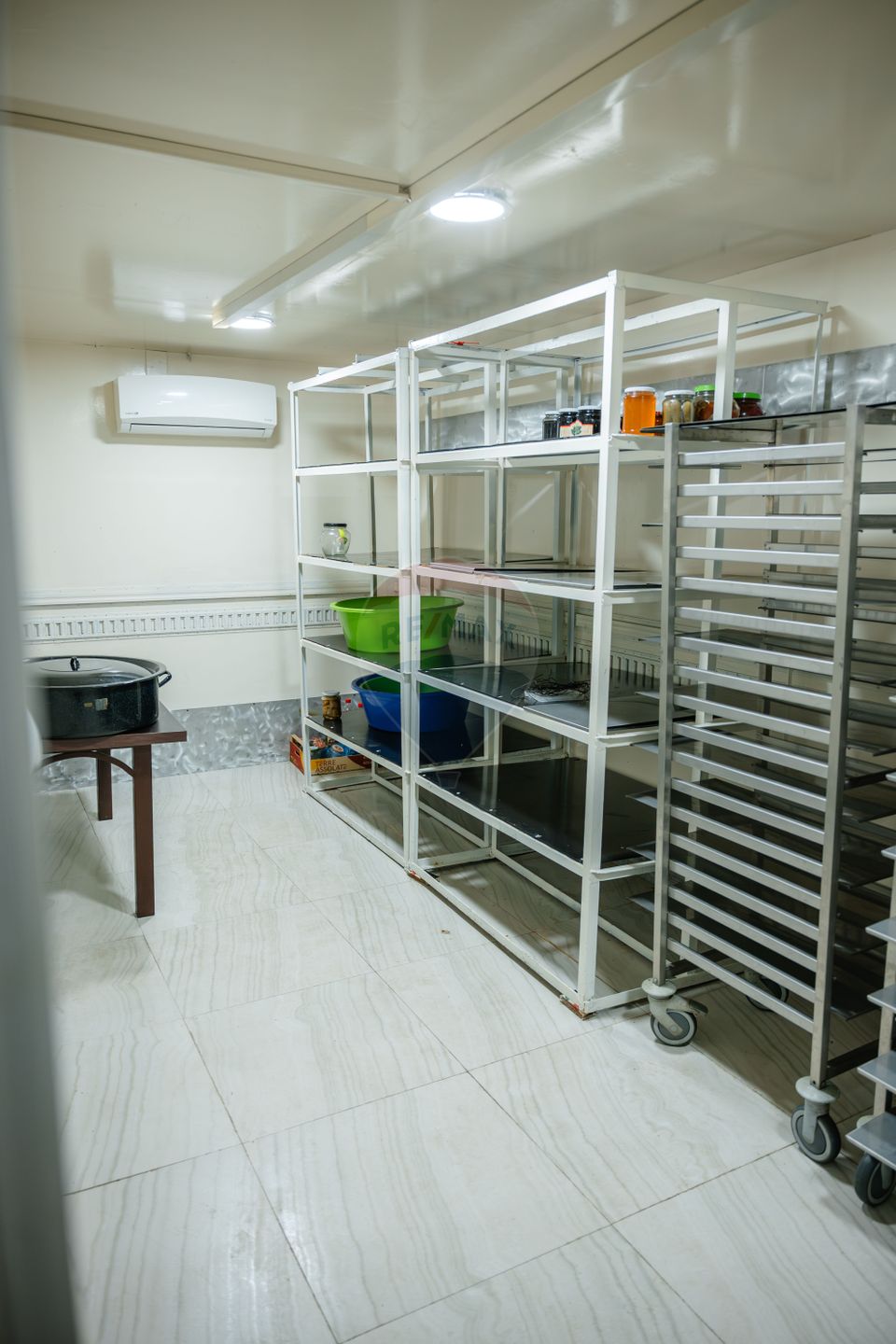 1,132sq.m Commercial Space for sale