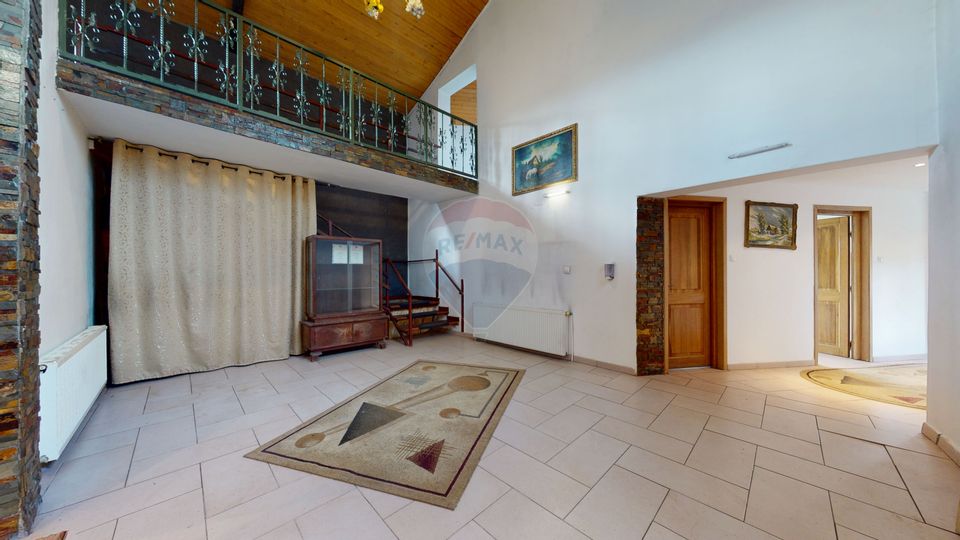 10 room Hotel / Pension for sale