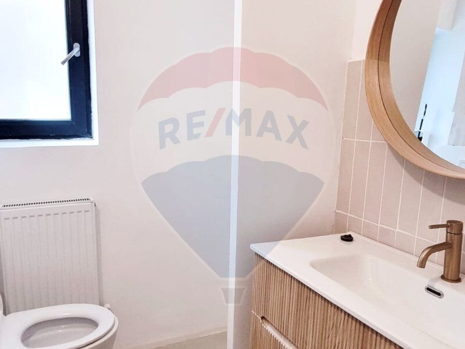 De închiriat apartament de 3 camere în Primăverii