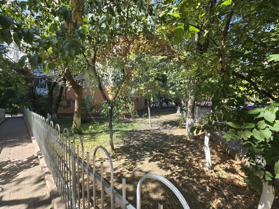 4 room Apartment for sale, 1 Decembrie 1918 area