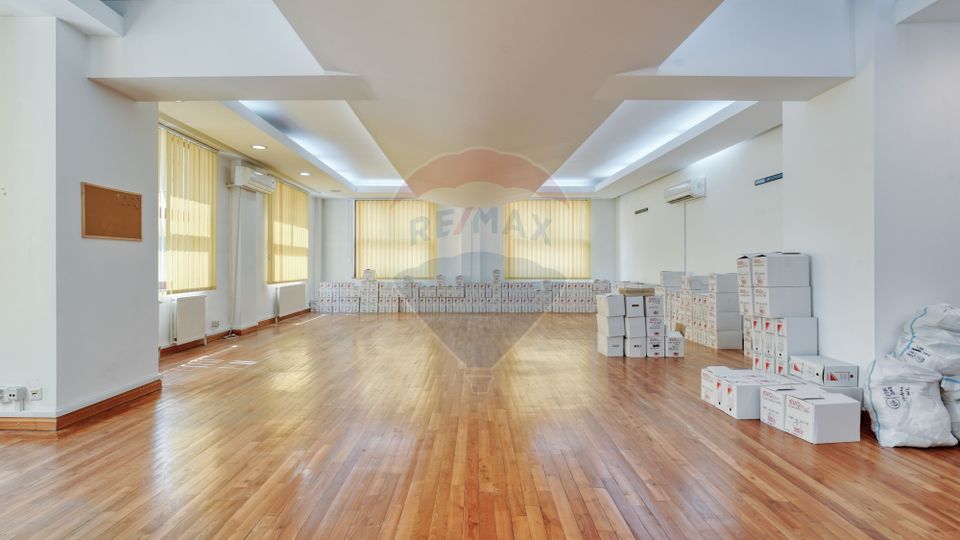 Birou de închiriat în clădire de birouri, Brașov, lângă Prefectura