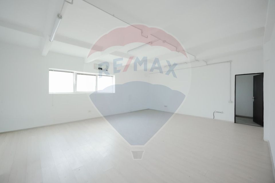 1,249.08sq.m Industrial Space for sale, Exterior Vest area