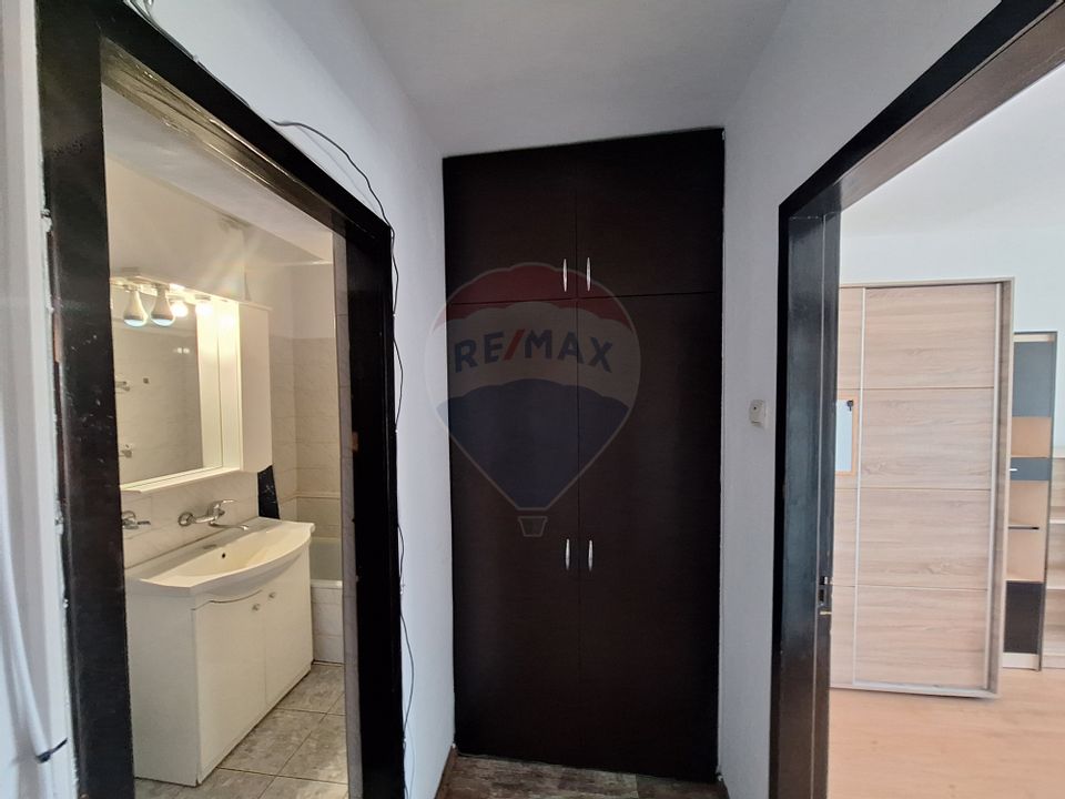 Apartament cu 2 camere de închiriat pe Bdul Mihai Viteazu