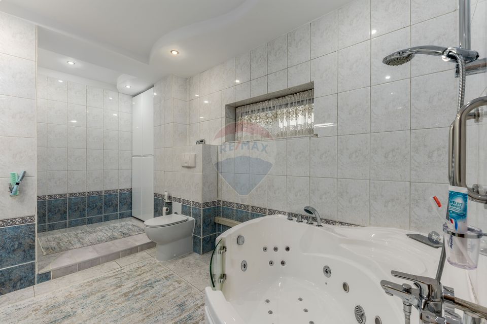 Apartament cu 5 camere in vila, curte si dependinte în Dorobanti