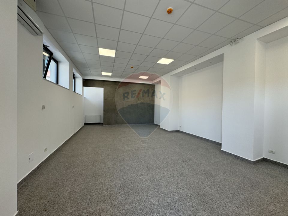 164sq.m Commercial Space for rent, Ultracentral area