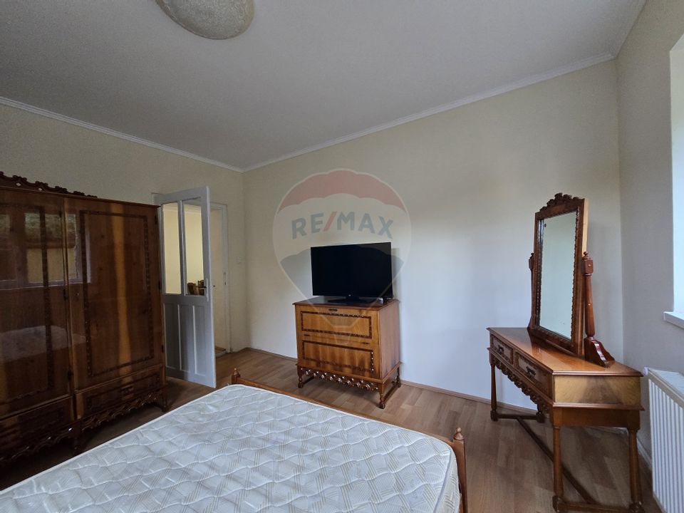 Casă cu 5 camere de vânzare în zona Central comision 0