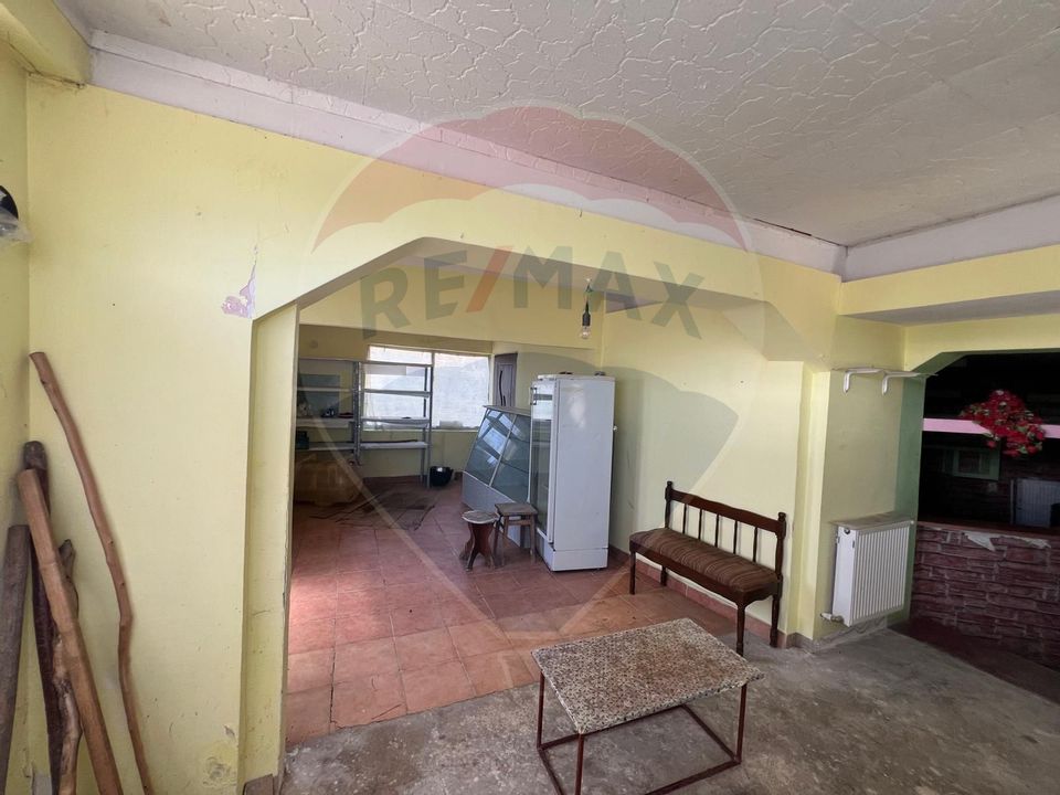 Casă / Vilă cu 5 camere de vânzare