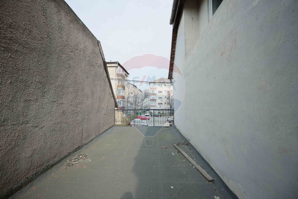 8 room House / Villa for sale, Iosia area