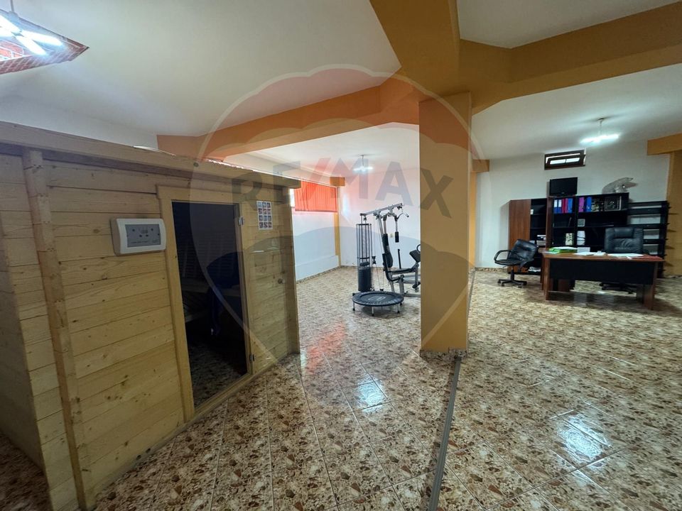 6 room House / Villa for sale