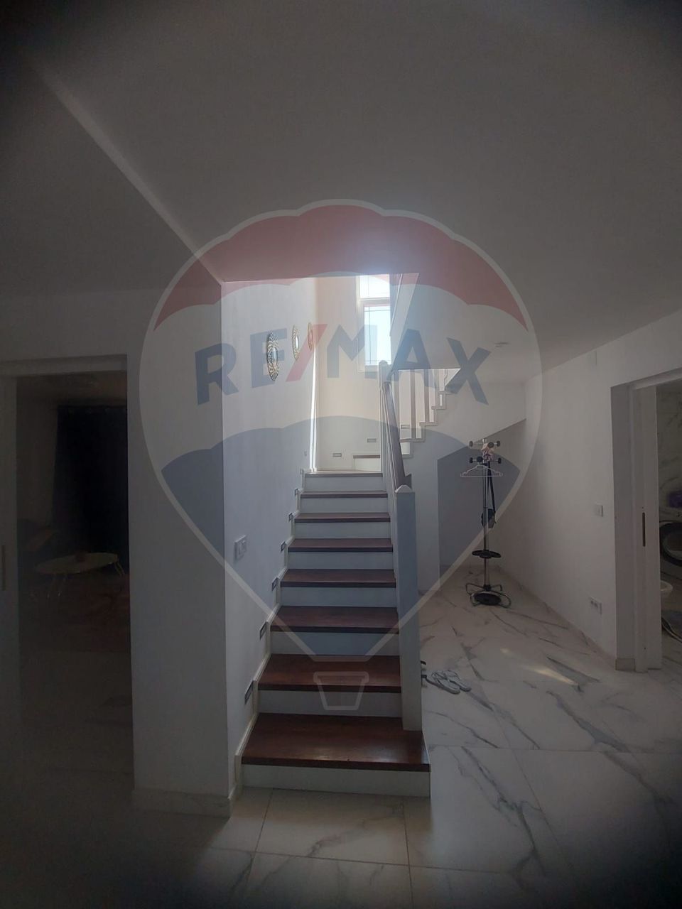 9 room House / Villa for sale