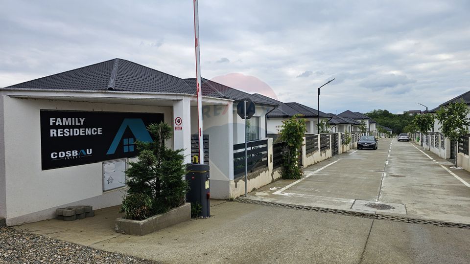 5 room House / Villa for sale