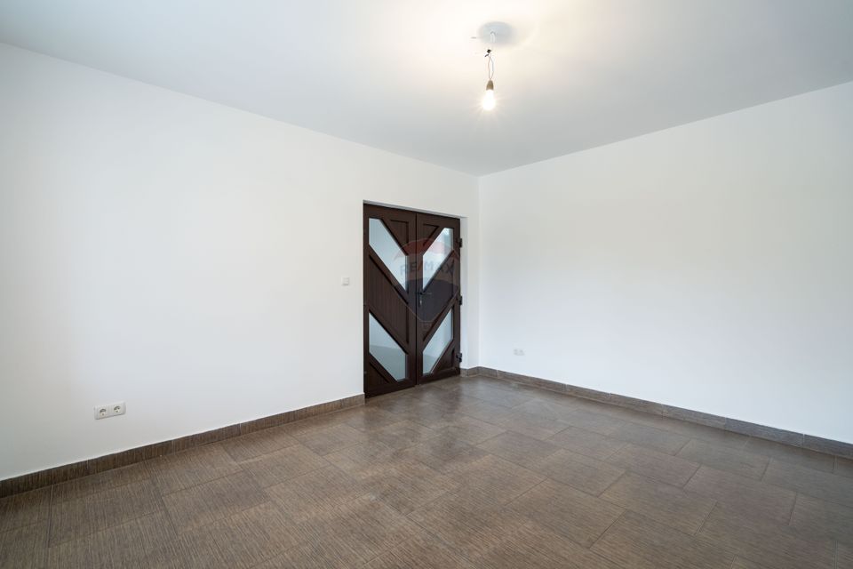 De vânzare casă cu 5 camere, teren 1000 mp Oncea, Calea Bihorului