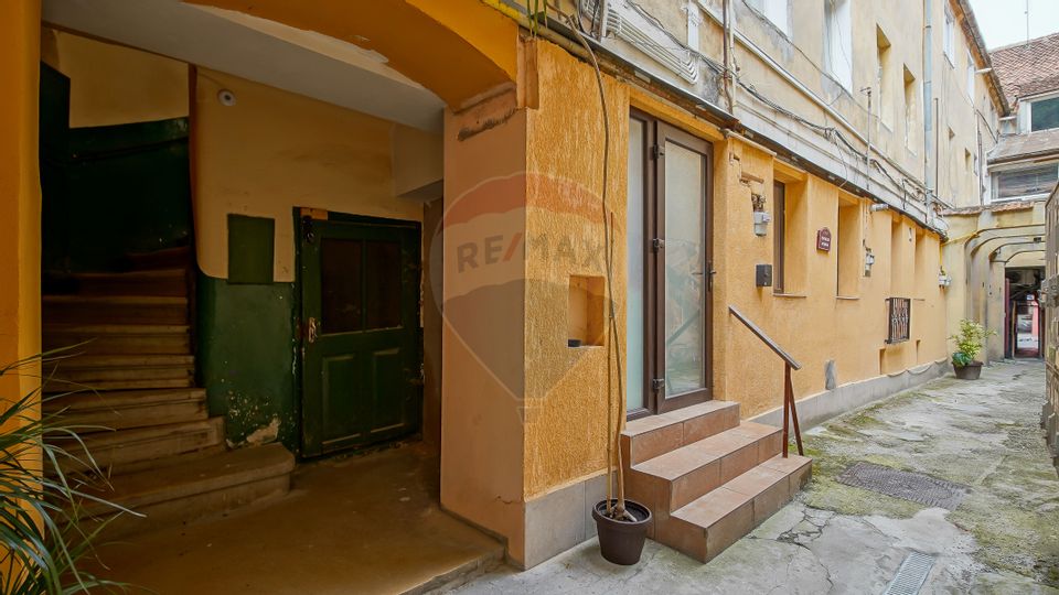 Apartament cu potențial deosebit, pe str. Republicii – Centrul Istoric