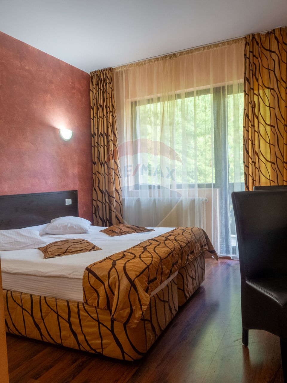 14 room Hotel / Pension for sale, Vladet - Trei Brazi area