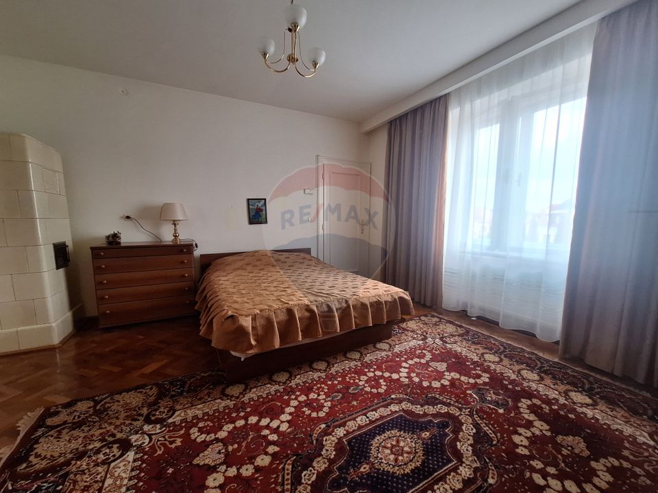 Apartament 4 camere , pet friendly,  cu parcare si curte, Ultracentral