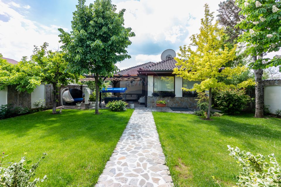 Vilă + casă de oaspeți + casă angajați | 12 camere | 530mp | Mogoșoaia