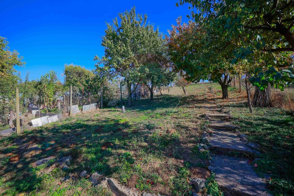 De vânzare casă cu 2 camere și teren 472 mp, Str Valea Frumoasă