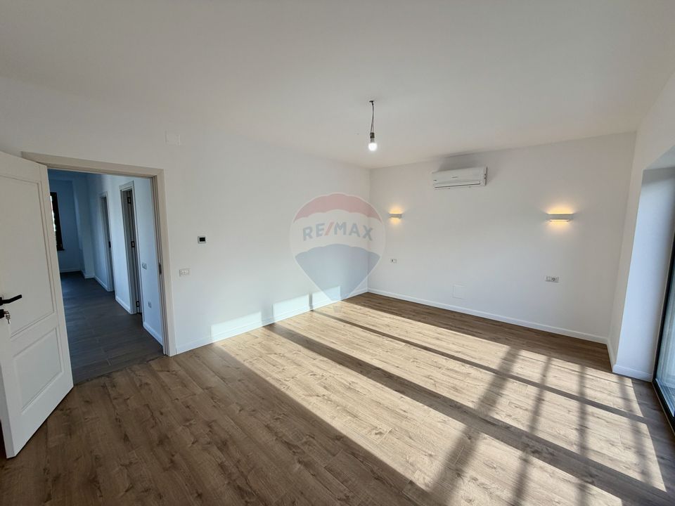 Casă / Vilă cu 4 camere de vânzare în zona Nord