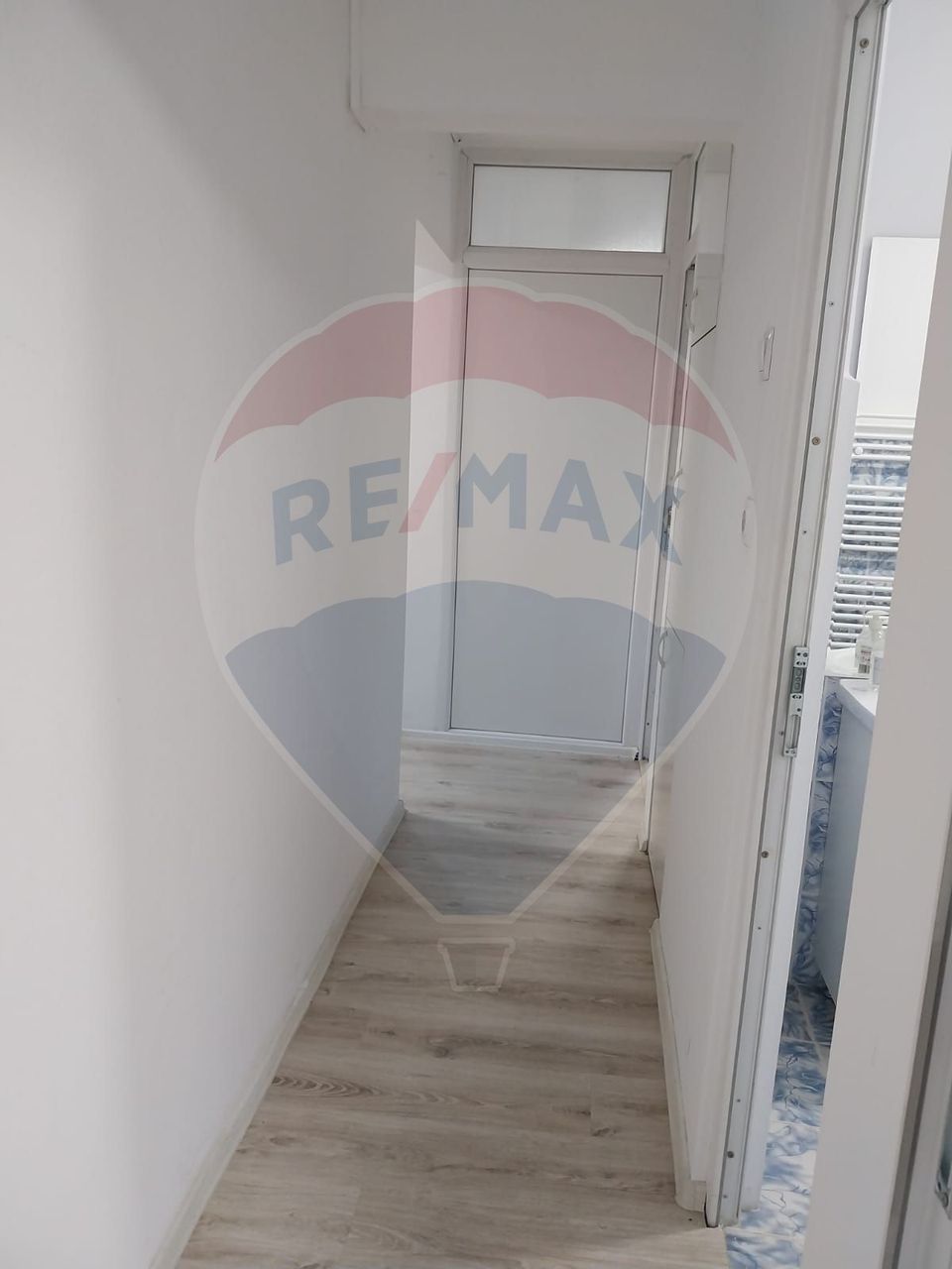 50sq.m Commercial Space for rent, Lapus area