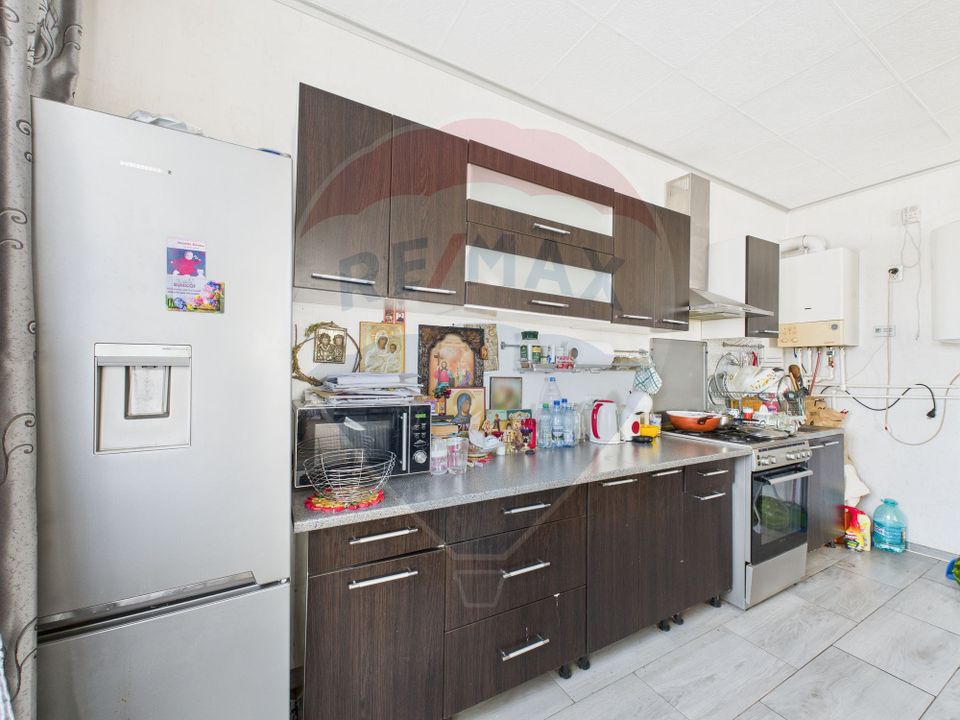 5 room House / Villa for sale, Est area