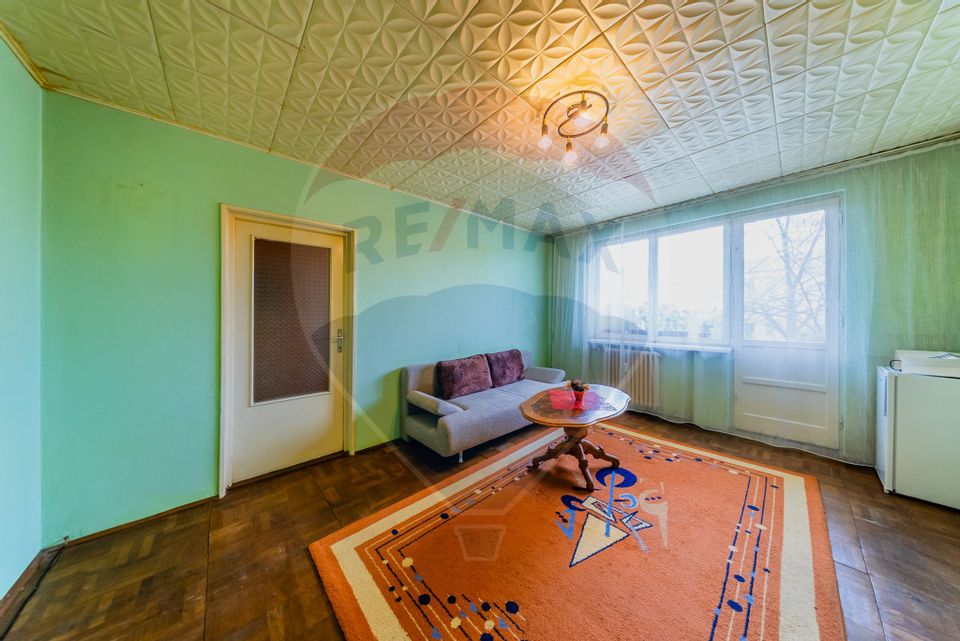Apartament cu 3 camere la etajul 2 în zona Podgoria