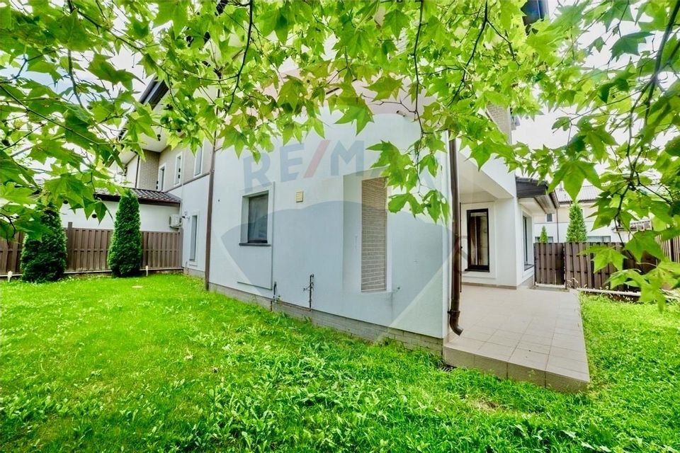 Vilă de Lux de Vânzare în Complexul Rezidențial Oxford Gardens
