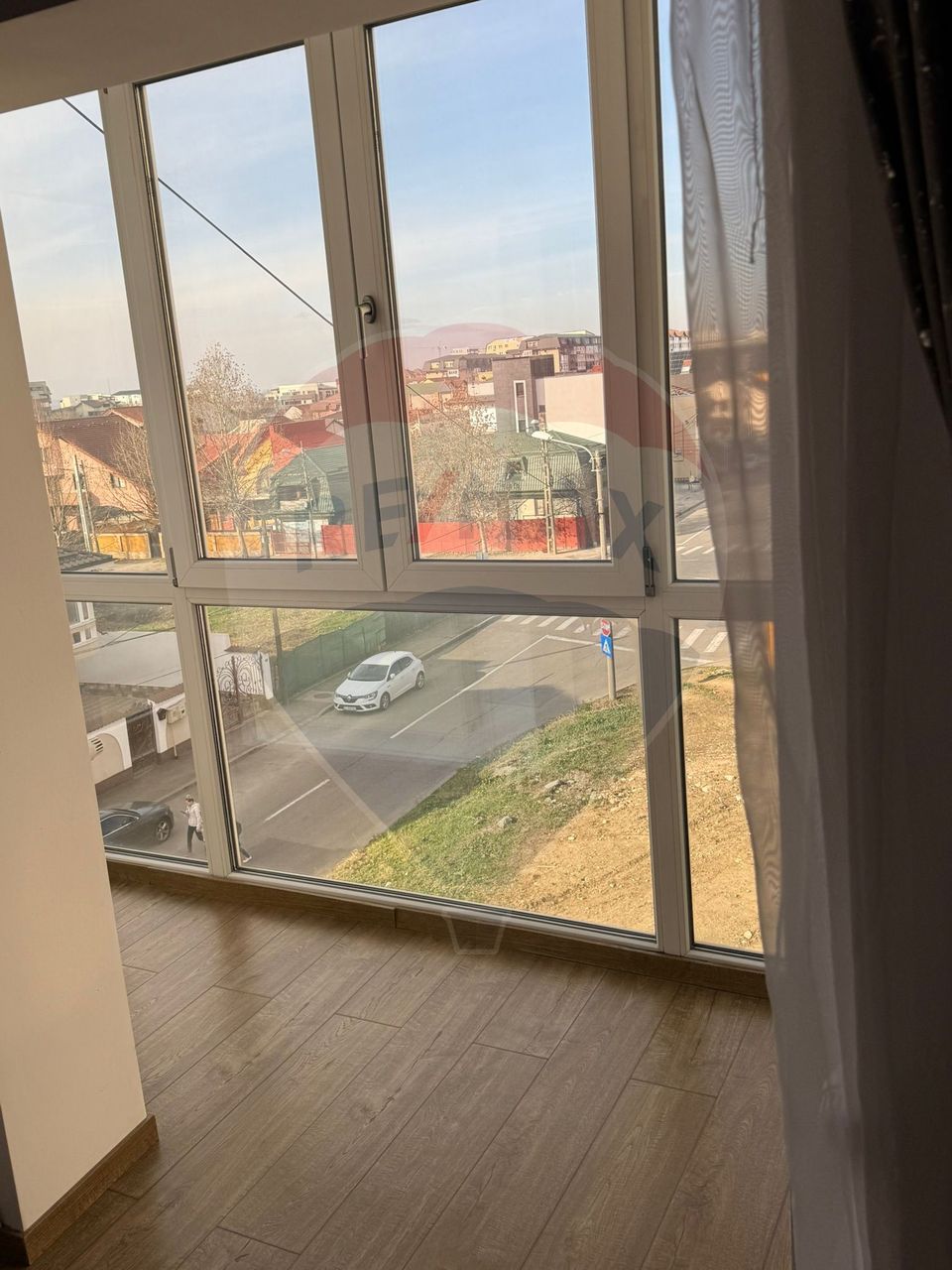 de inchiriat 3 camere, 70 mp, ultrafinisat, 3/4, centrala