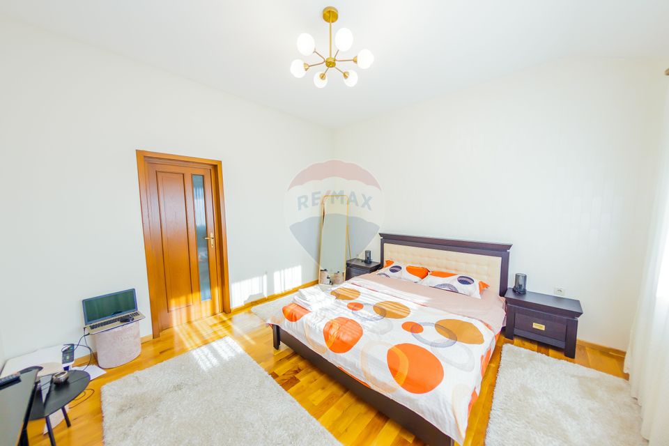 VILA CU TEREN GENEROS DE VANZARE/SCHIMB CU CASA