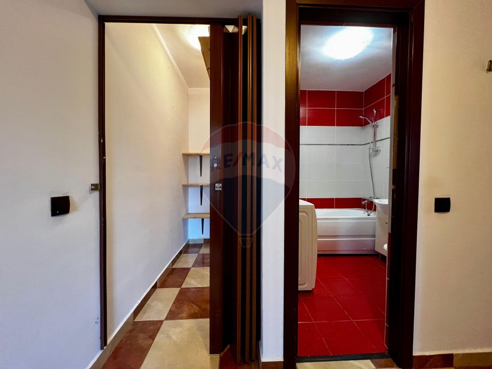 Apartament cu 2 camere de vânzare în zona Tractorul