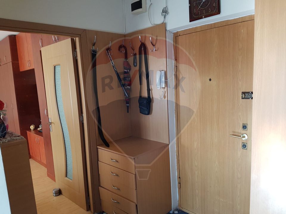 Apartament cu 3 camere de închiriat în zona Pantelimon