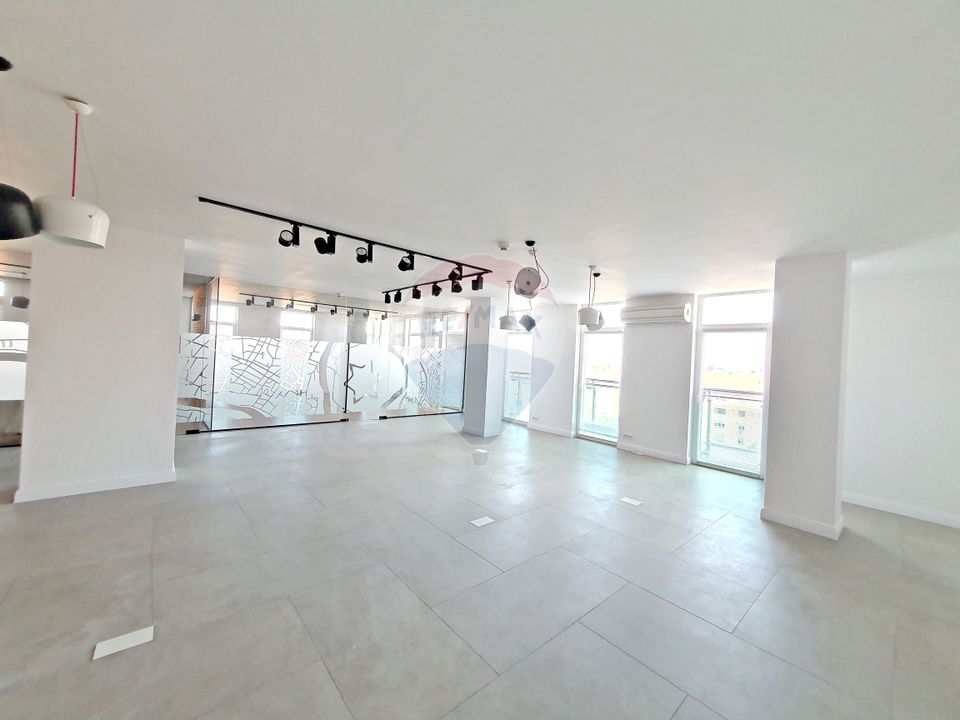 Birou modern 151 mp în Arad Plaza, 2 locuri de parcare