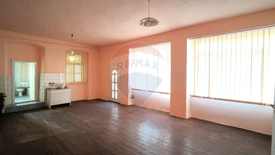 Casă cu istorie în inima Dumbrăveniului – 15 min. de Sighisoara!