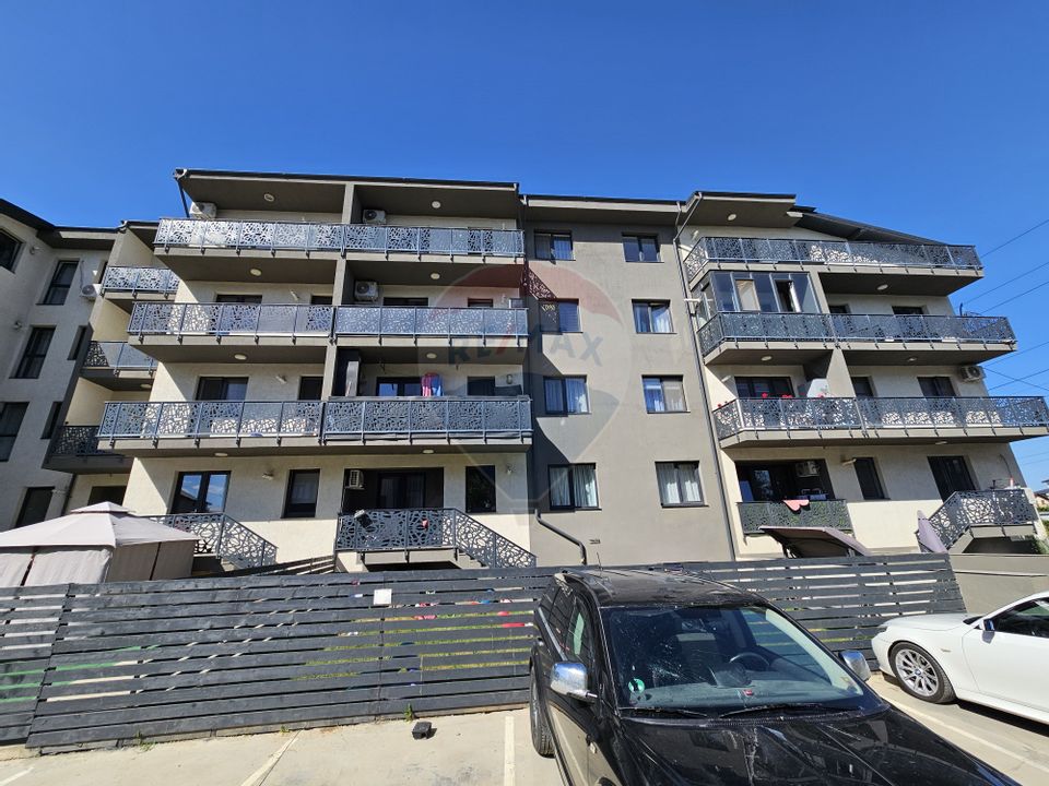 Apartament 4 camere 115.7 mp cu terasa , loc parcare si boxa demisol