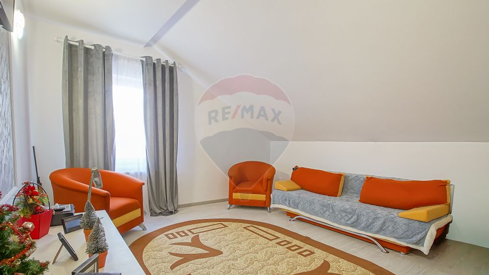 Comision zero, casa individuala + cabana A frame in Bod, la intrare