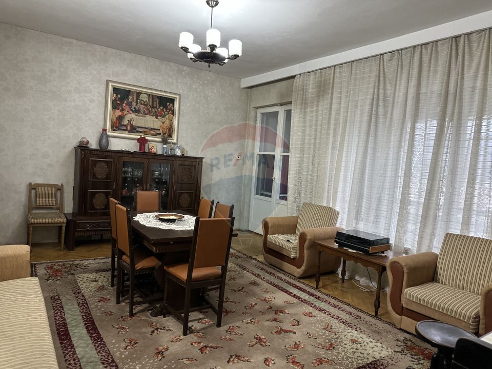 4 room Apartment for sale, Central area