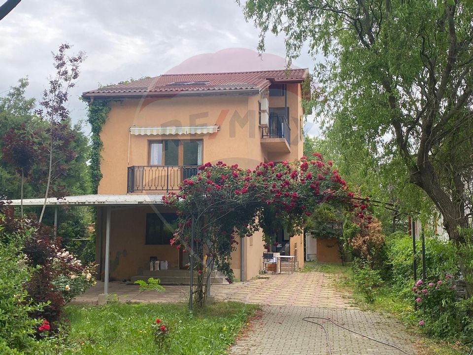 INCHIRIERE Casa/Vila  595mp OTOPENI