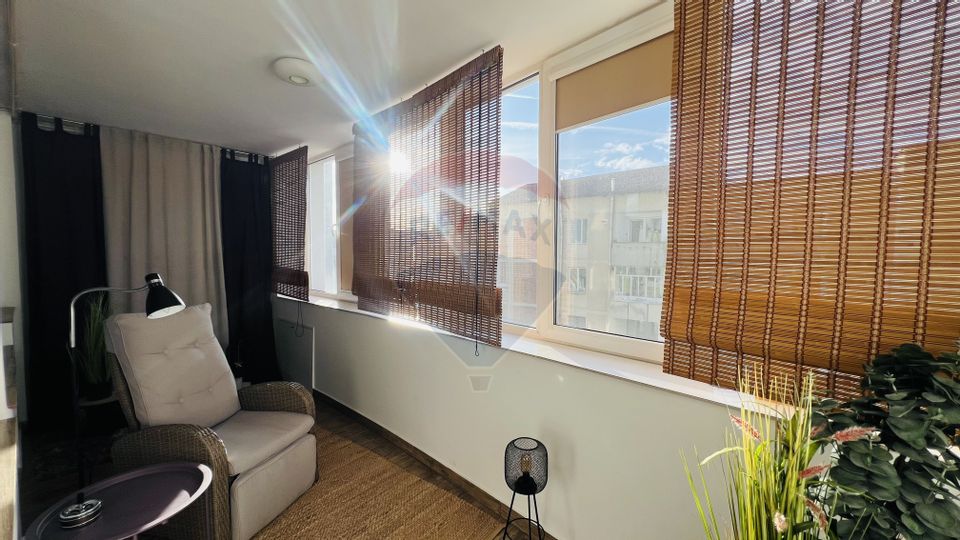 Apartament cu 3 camere de închiriat în zona ultracentralǎ