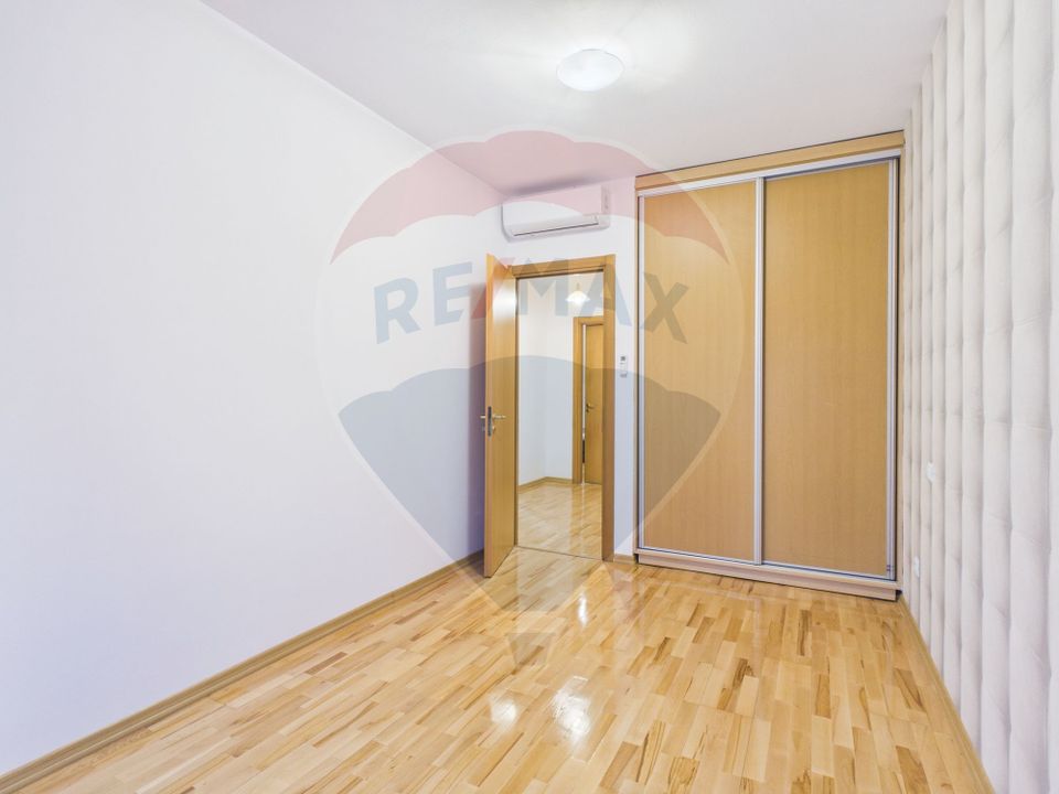 Complex Ibiza vila de inchiriat 6 camere, piscina, teren de tenis