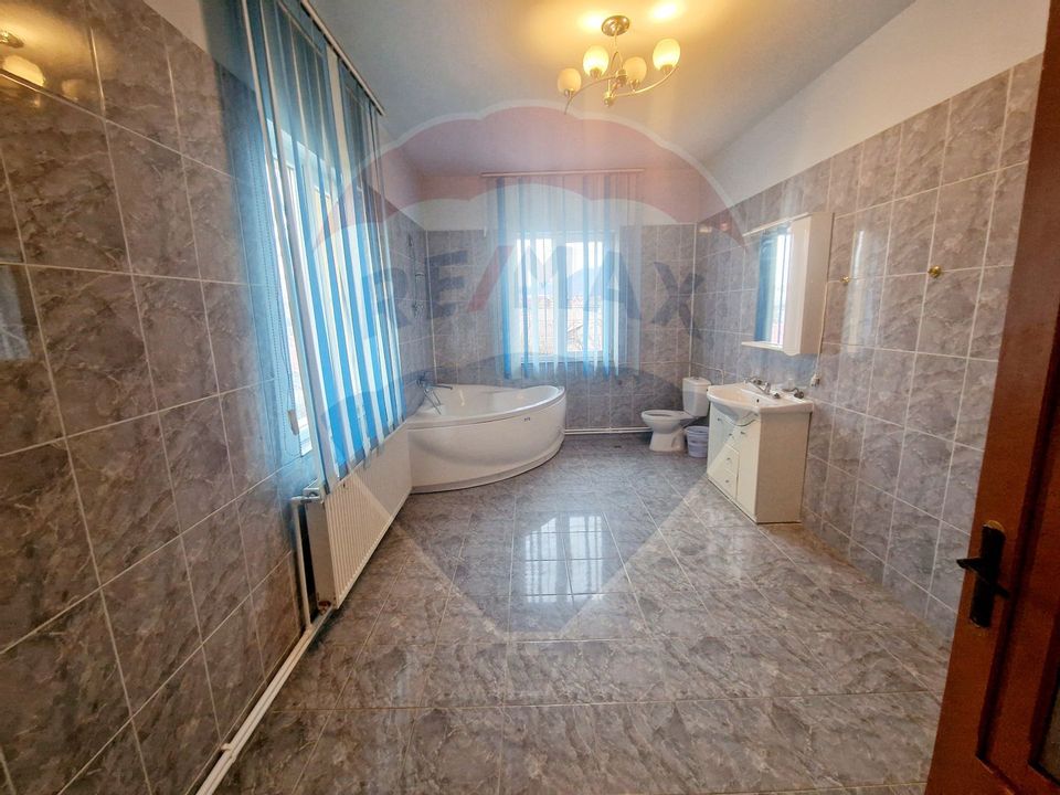 Vilă spațioasă de închiriat – 1 Mai, Piatra Neamț