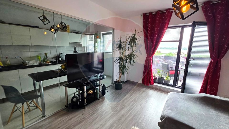 Apartament cu vedere spectaculoasa spre lac in Aqua City