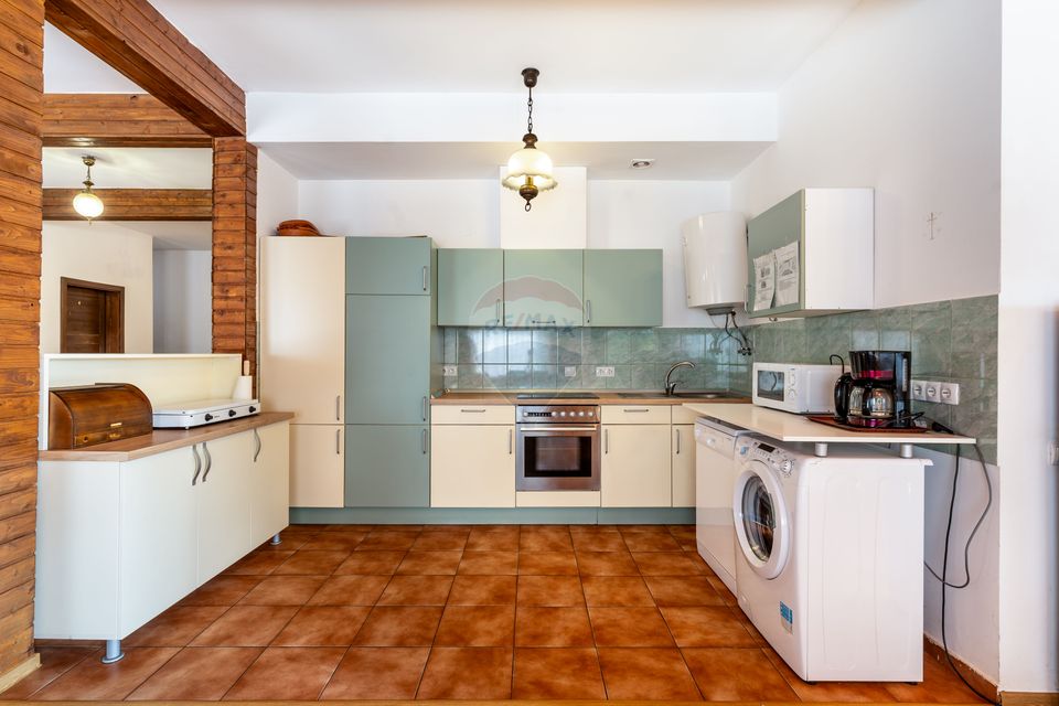 Cabana cu 7 camere de vânzare, 387 mp util, 1300 mp teren!