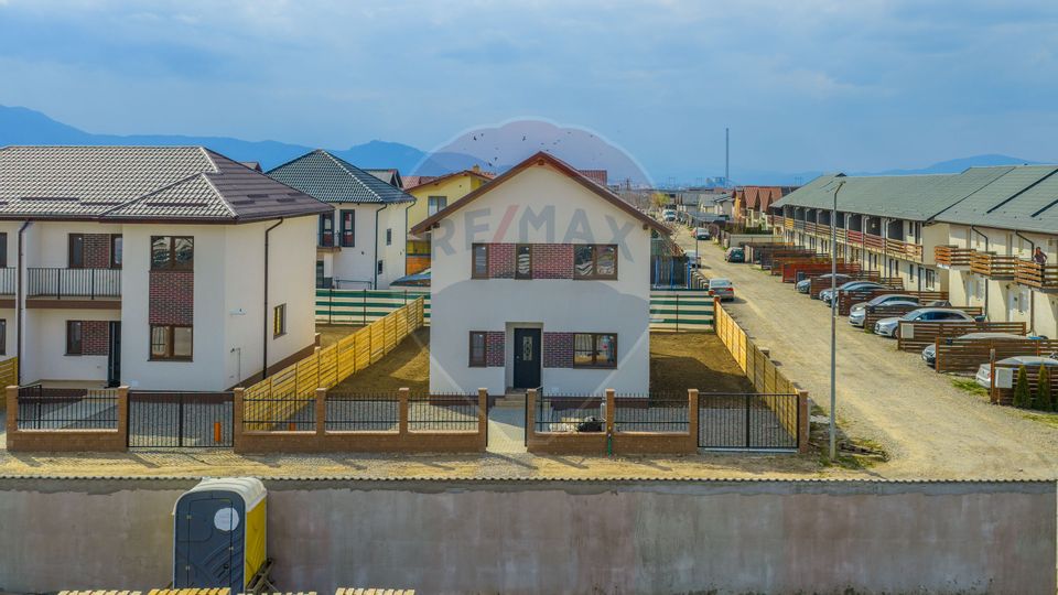 4 room House / Villa for sale