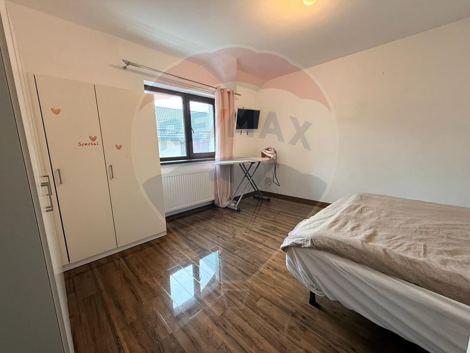 Casă / Vilă cu 4 camere de vânzare in Sanpetru